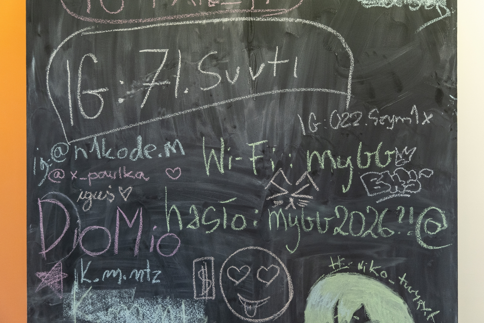 na zdjęciu osoby podczas otwarcie