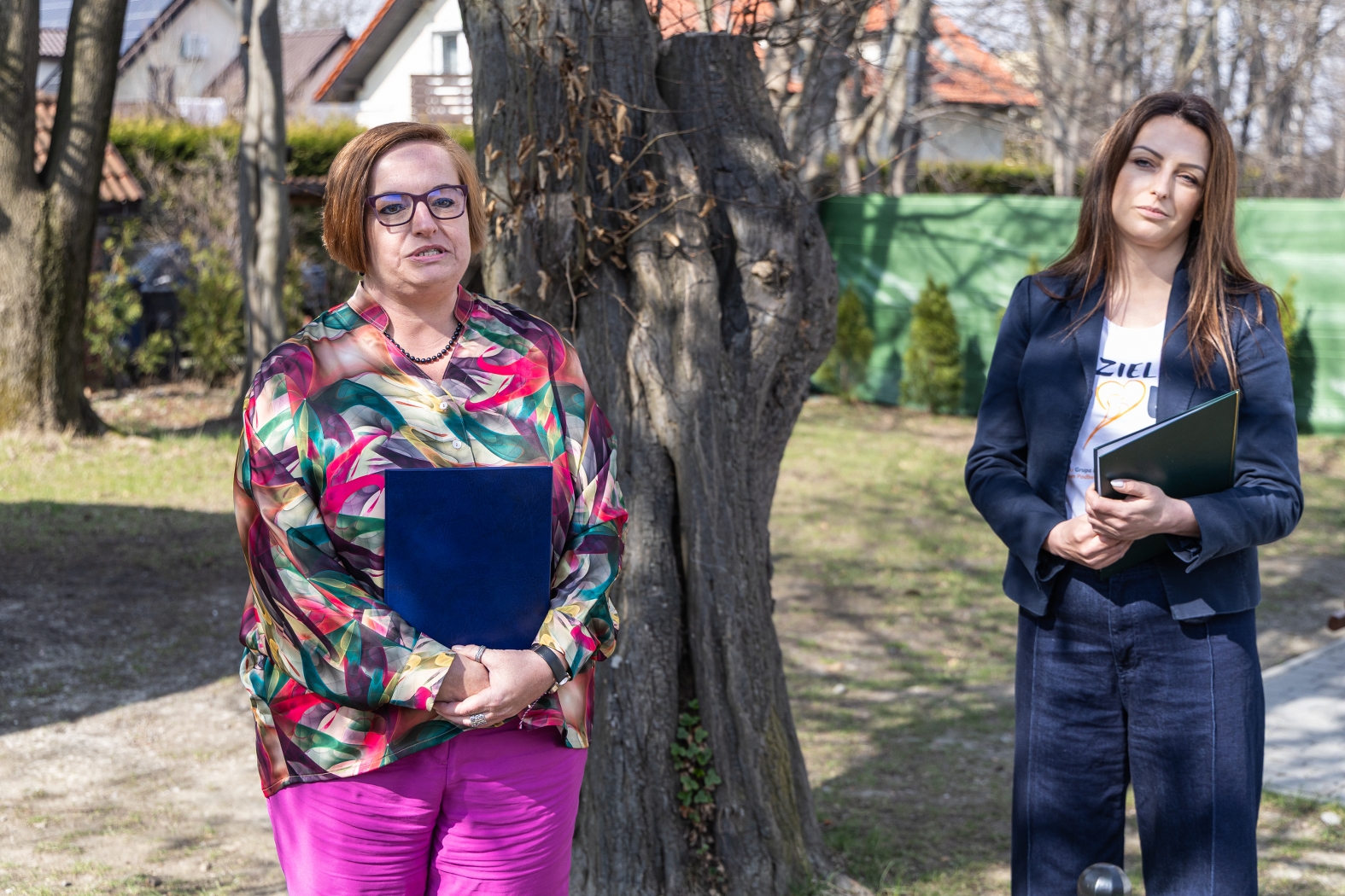 na zdjęciu osoby podczas spotkania