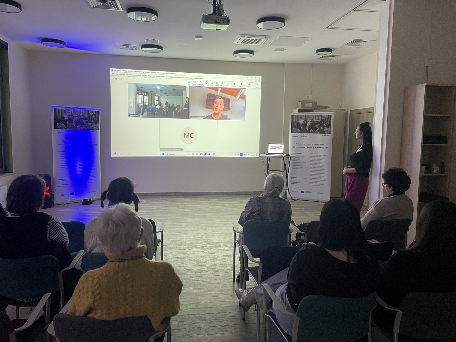 Participants watching Graham Fitkin speaking on the screen, the composer leading online workshops as part of the international project ‘Reviving Culture in Urban Spaces.