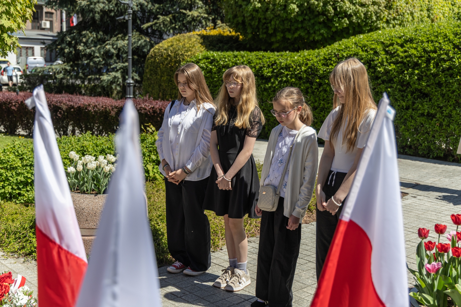 na zdjęciu osoby podczas uroczystości