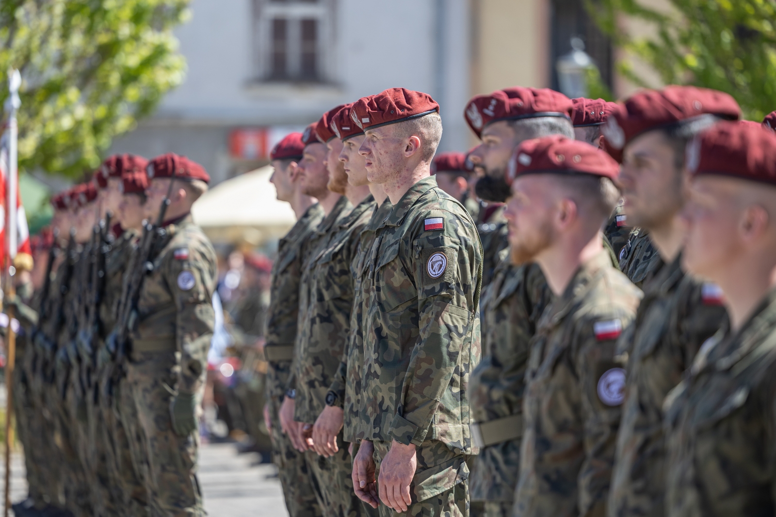 na zdjęciu osoby podczas uroczystości