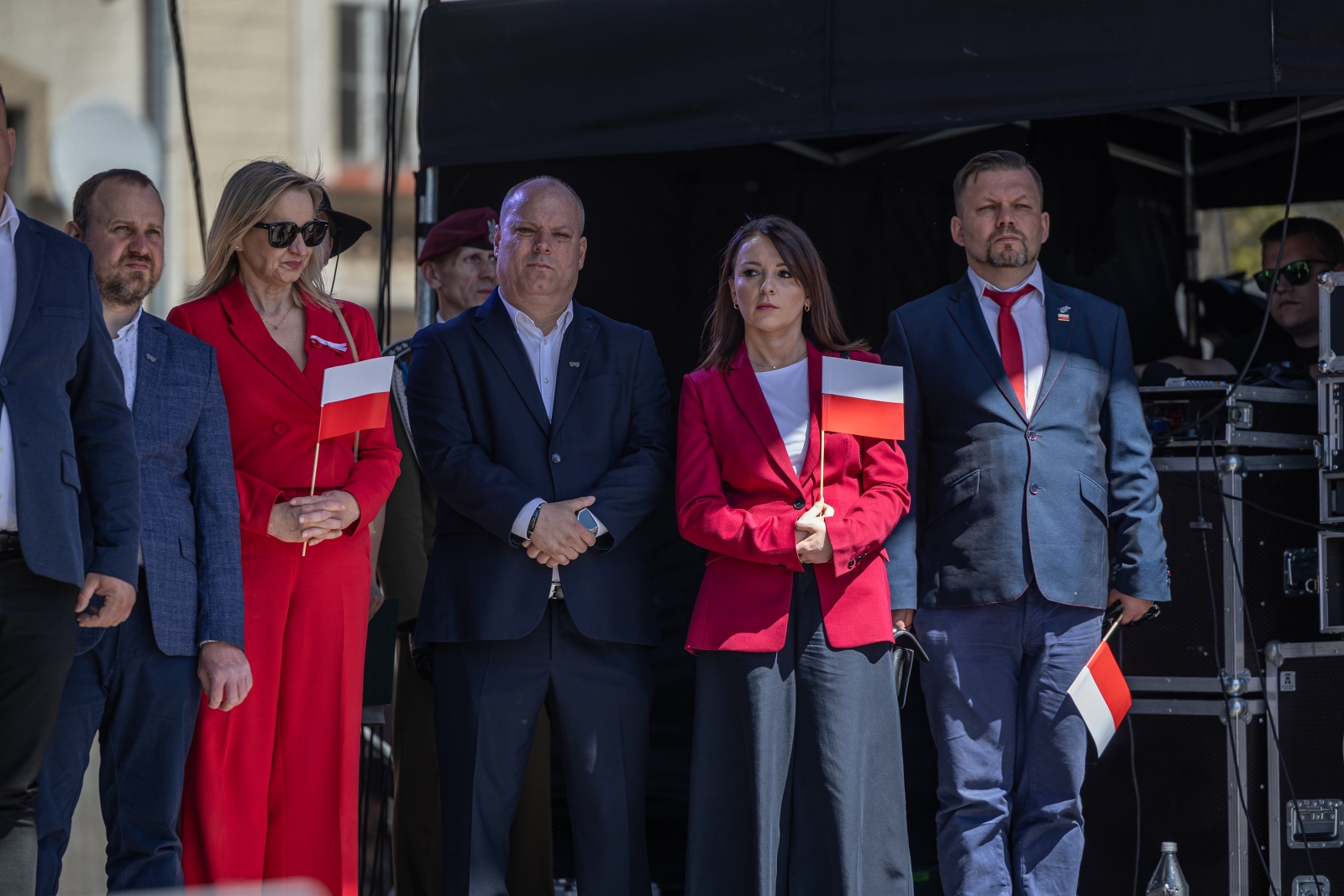 na zdjęciu osoby podczas uroczystości