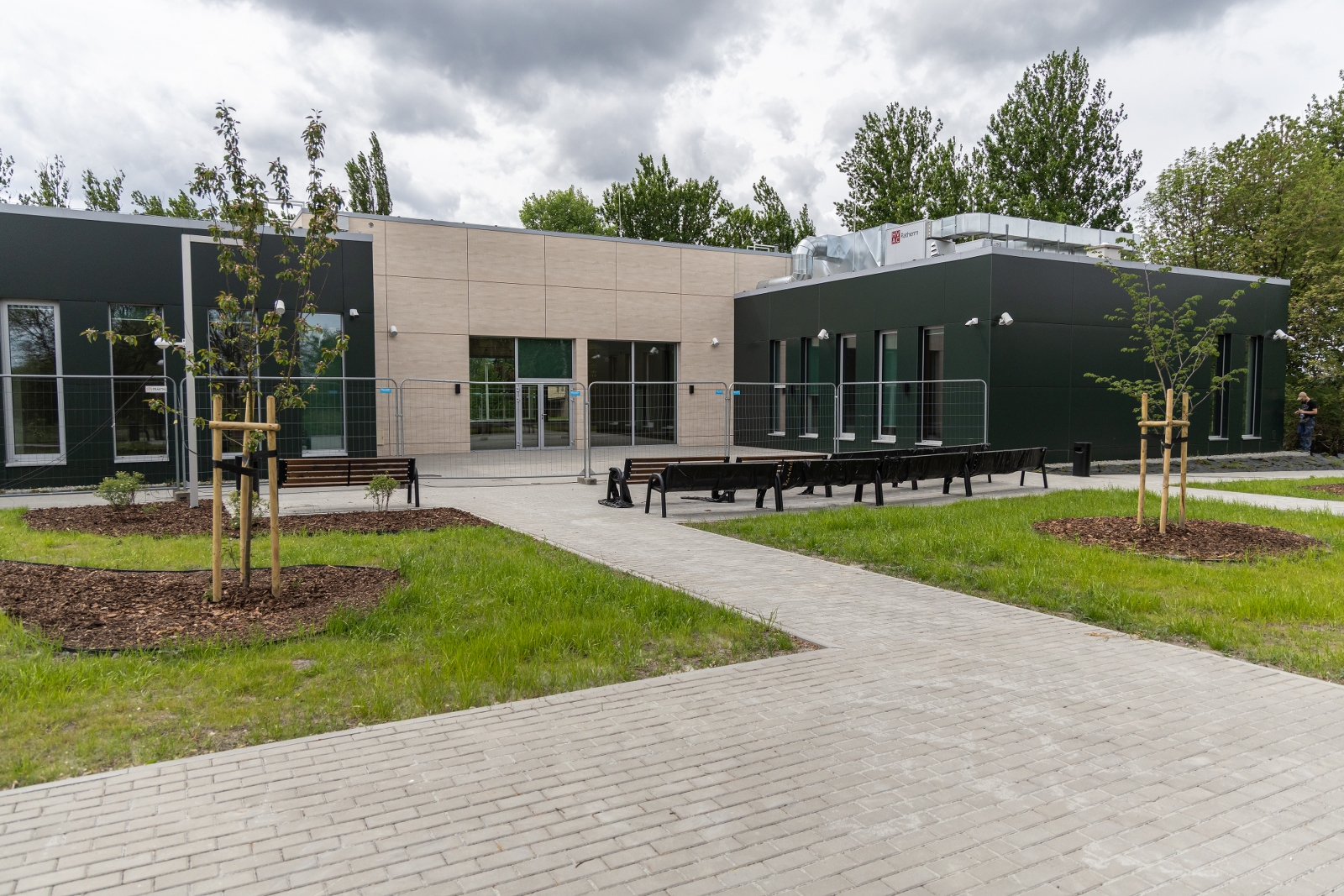 na zdjęciu nowy dom kultury