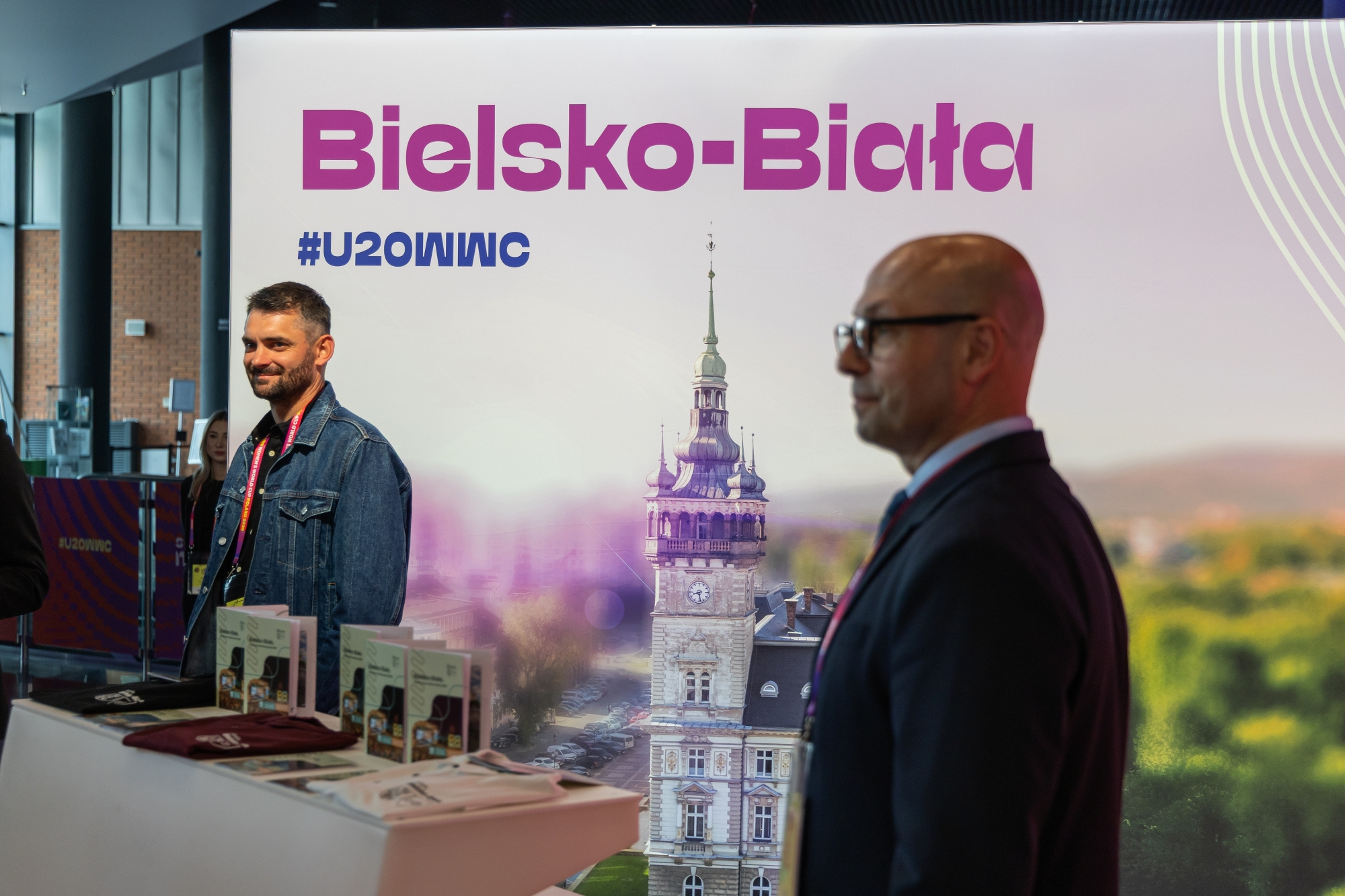 na zdjęciu stoisko miasta