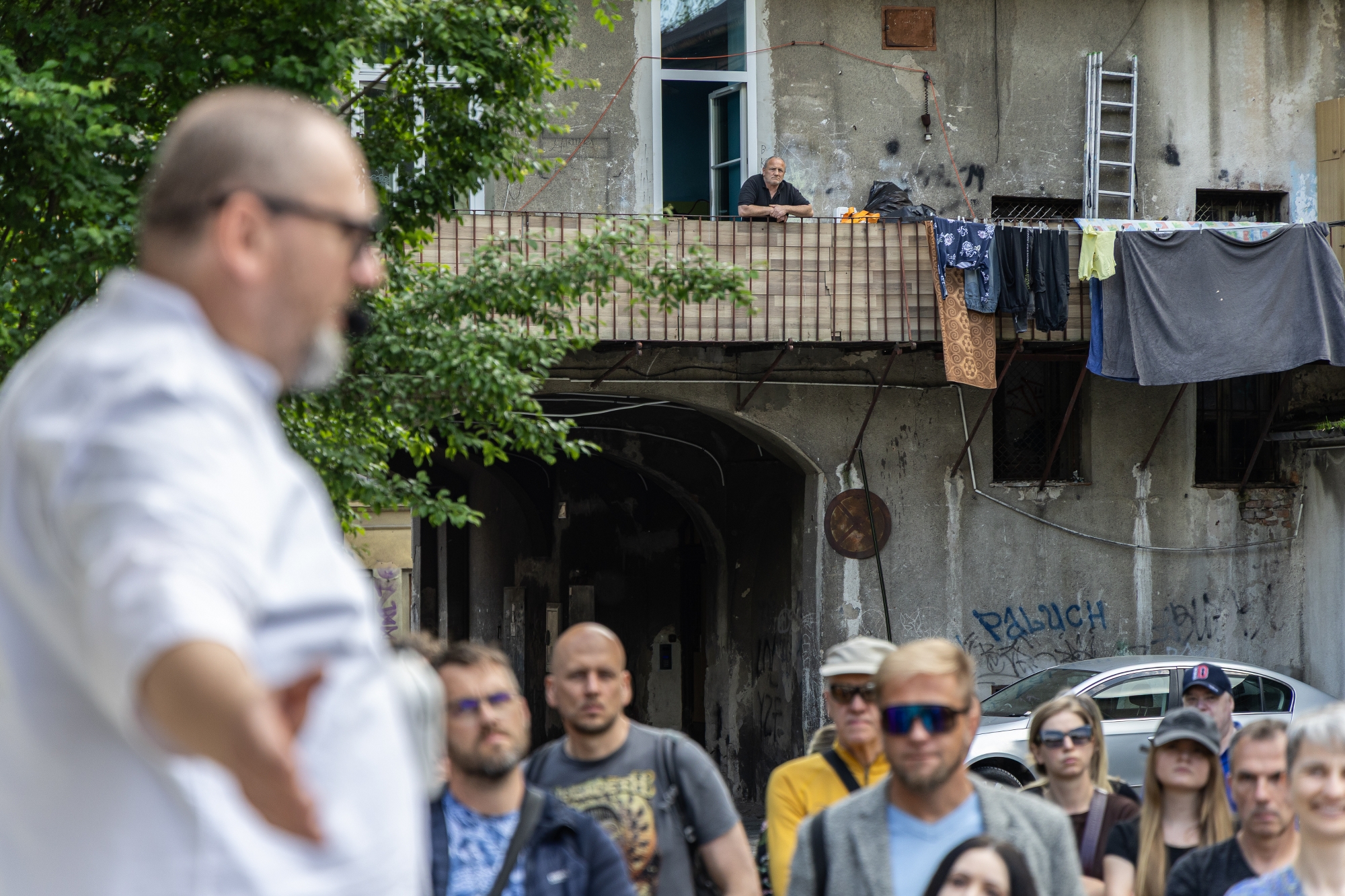 na zdjęciu osoby podczas nocy muzeów