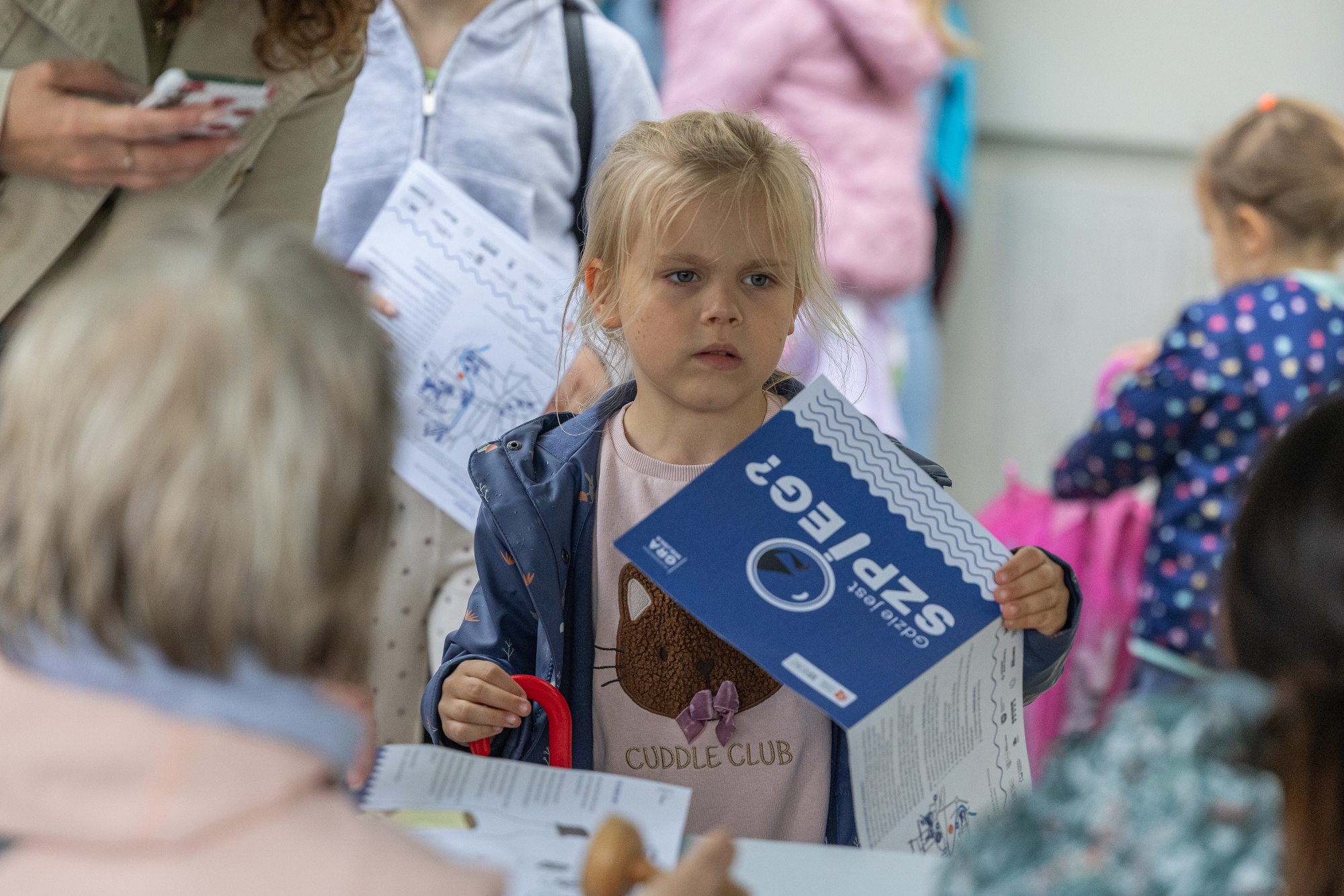 na zdjęciu osoby podczas gry miejskiej