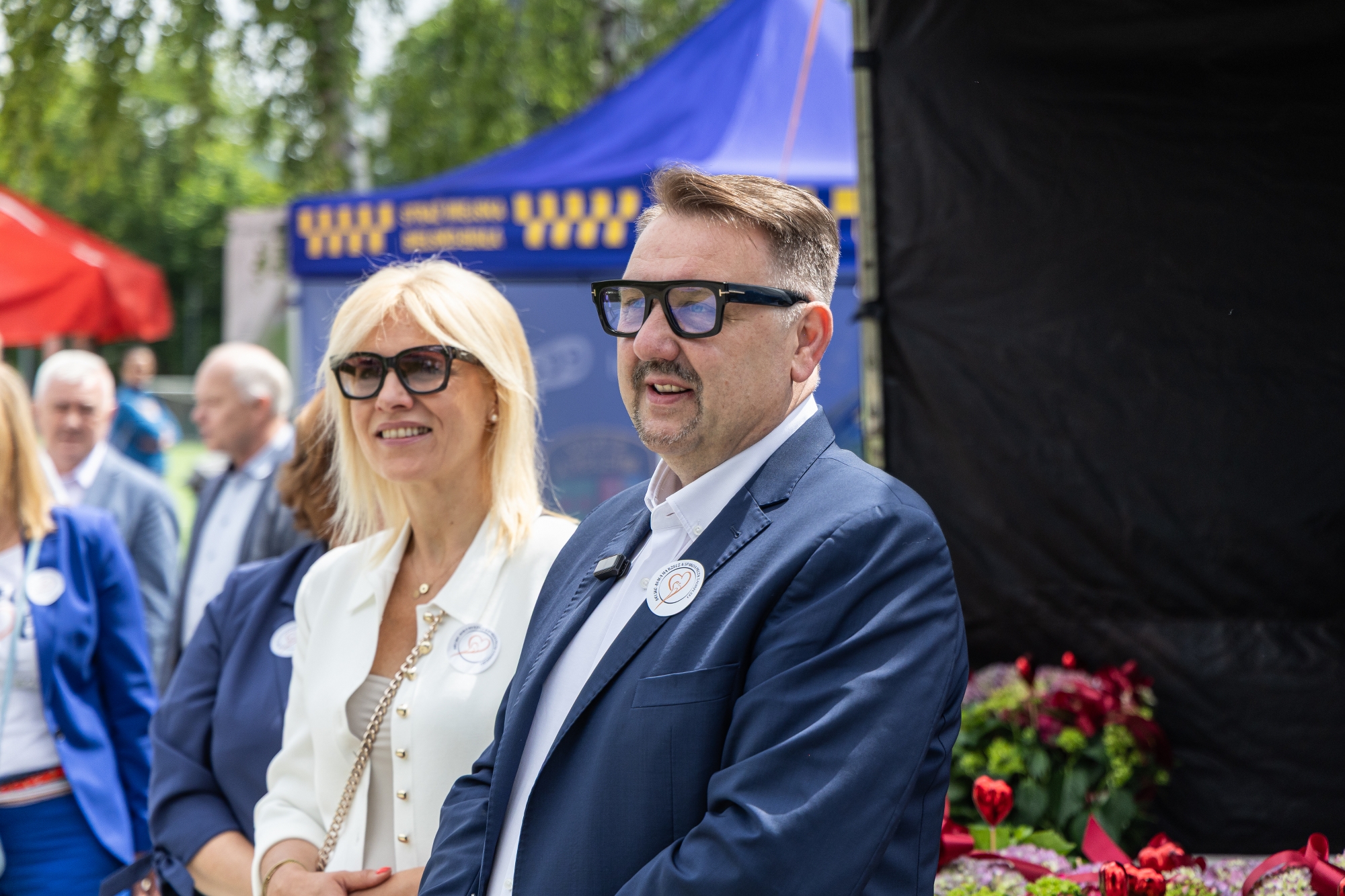 na zdjęciu osoby podczas pikniku