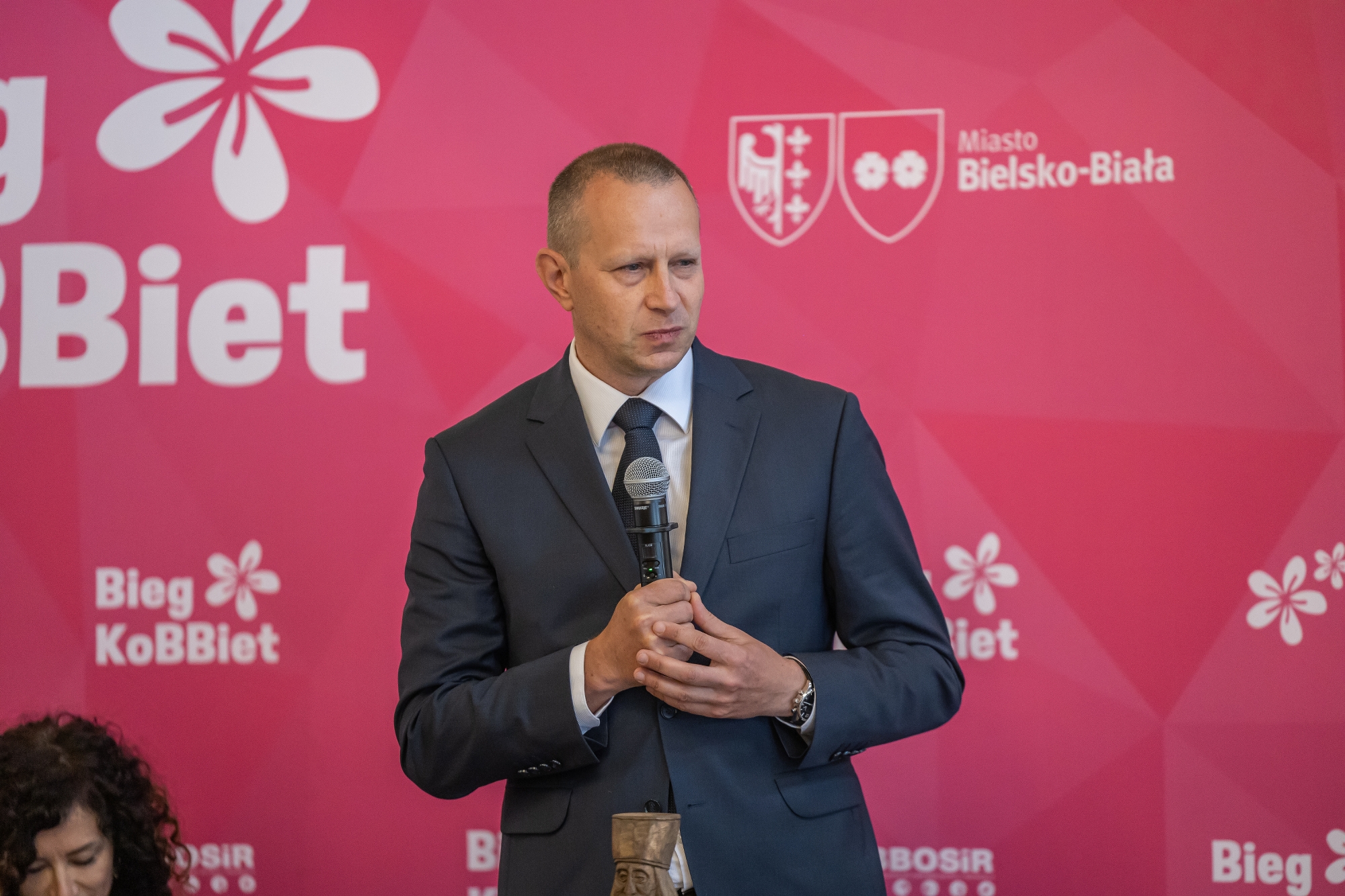 na zdjęciu osoby podczas spotkania