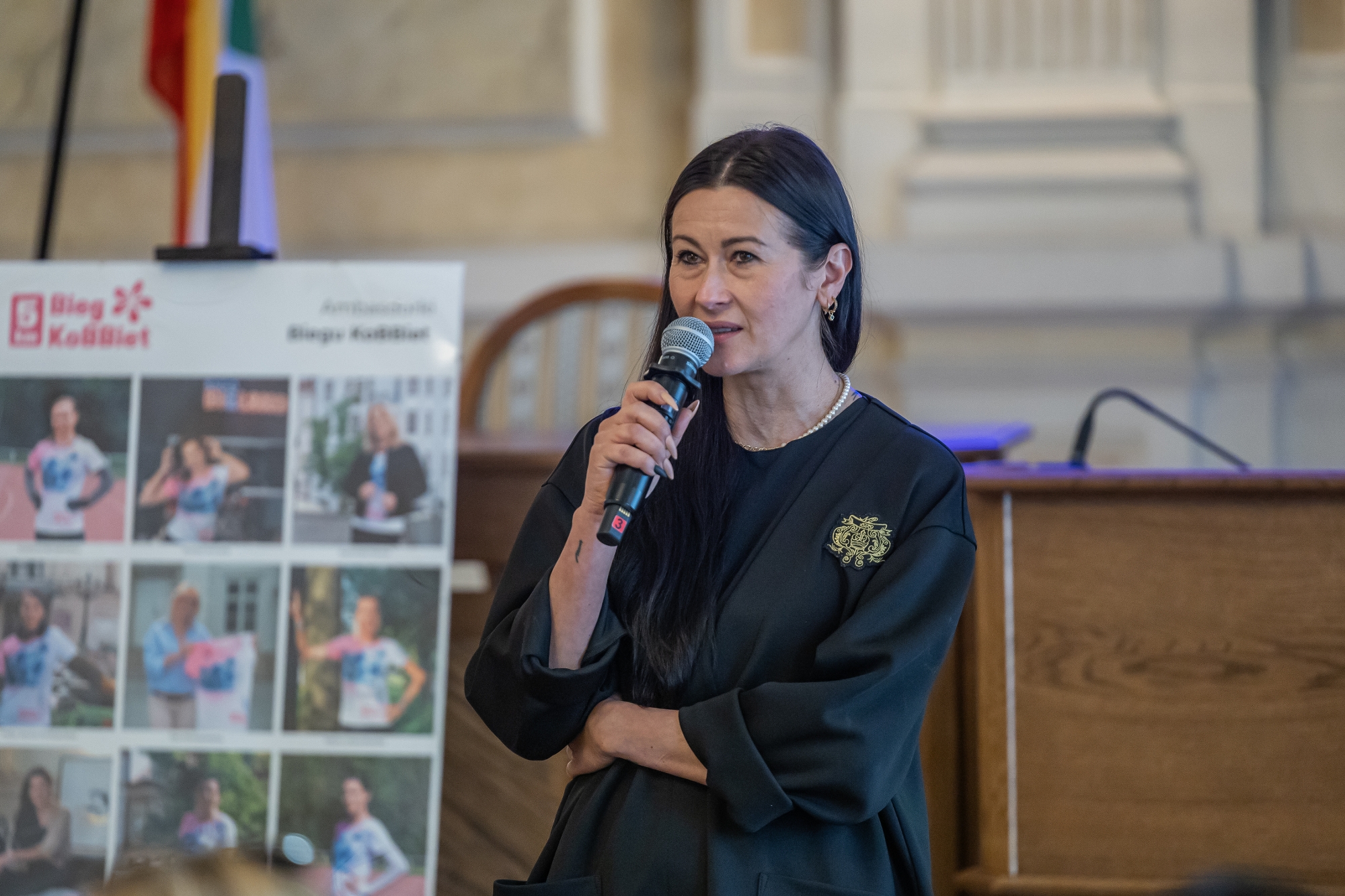 na zdjęciu osoby podczas spotkania