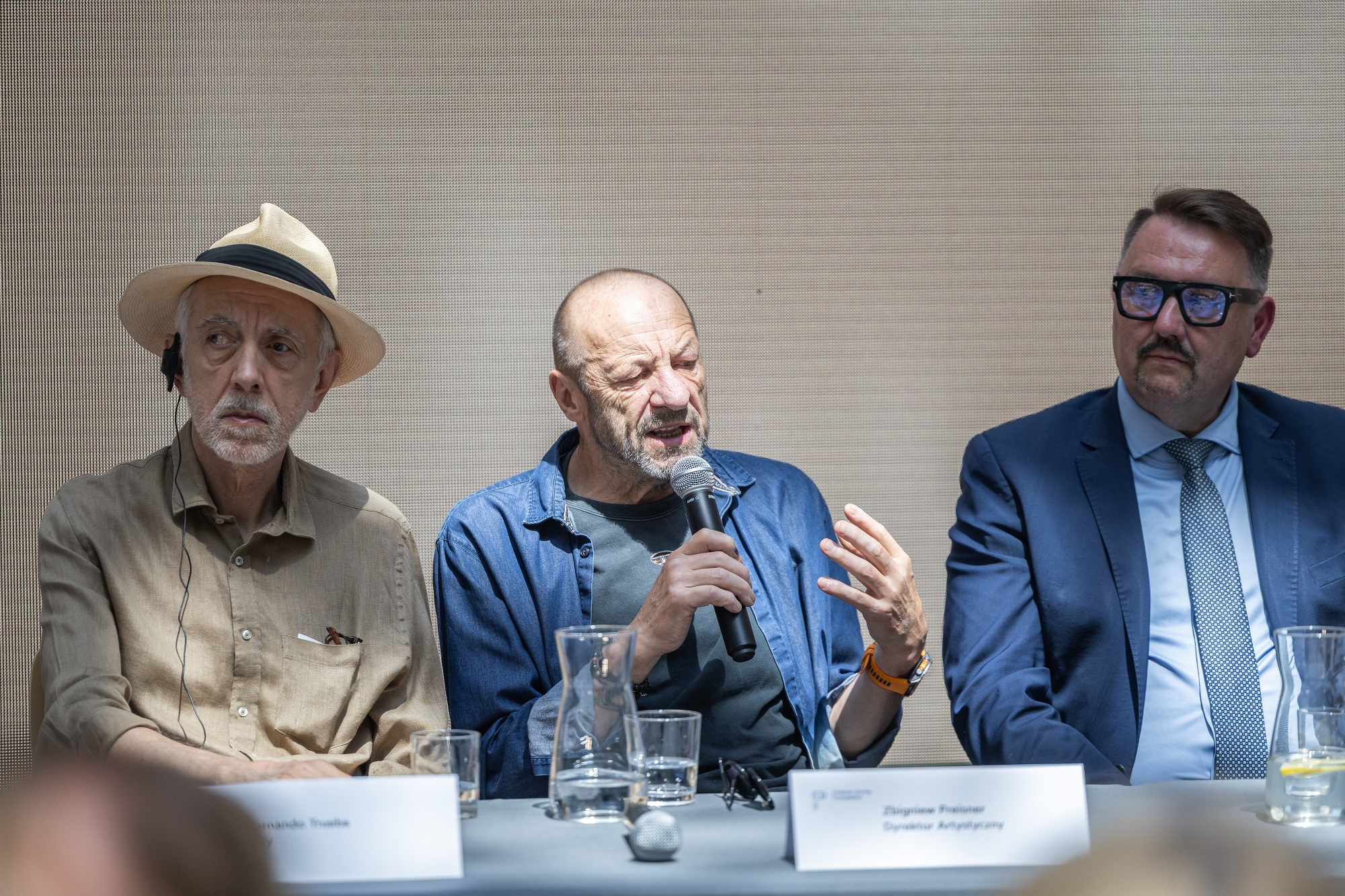 na zdjęciu osoby podczas konferencji