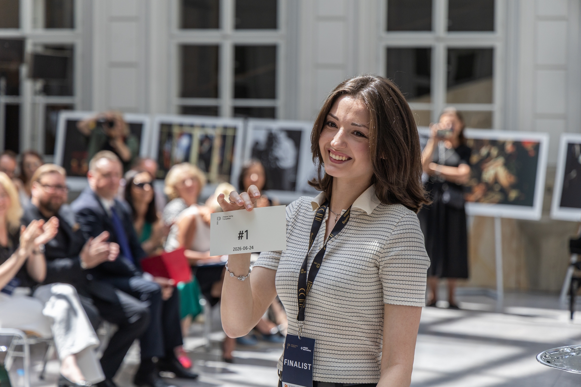 na zdjęciu osoby podczas konferencji