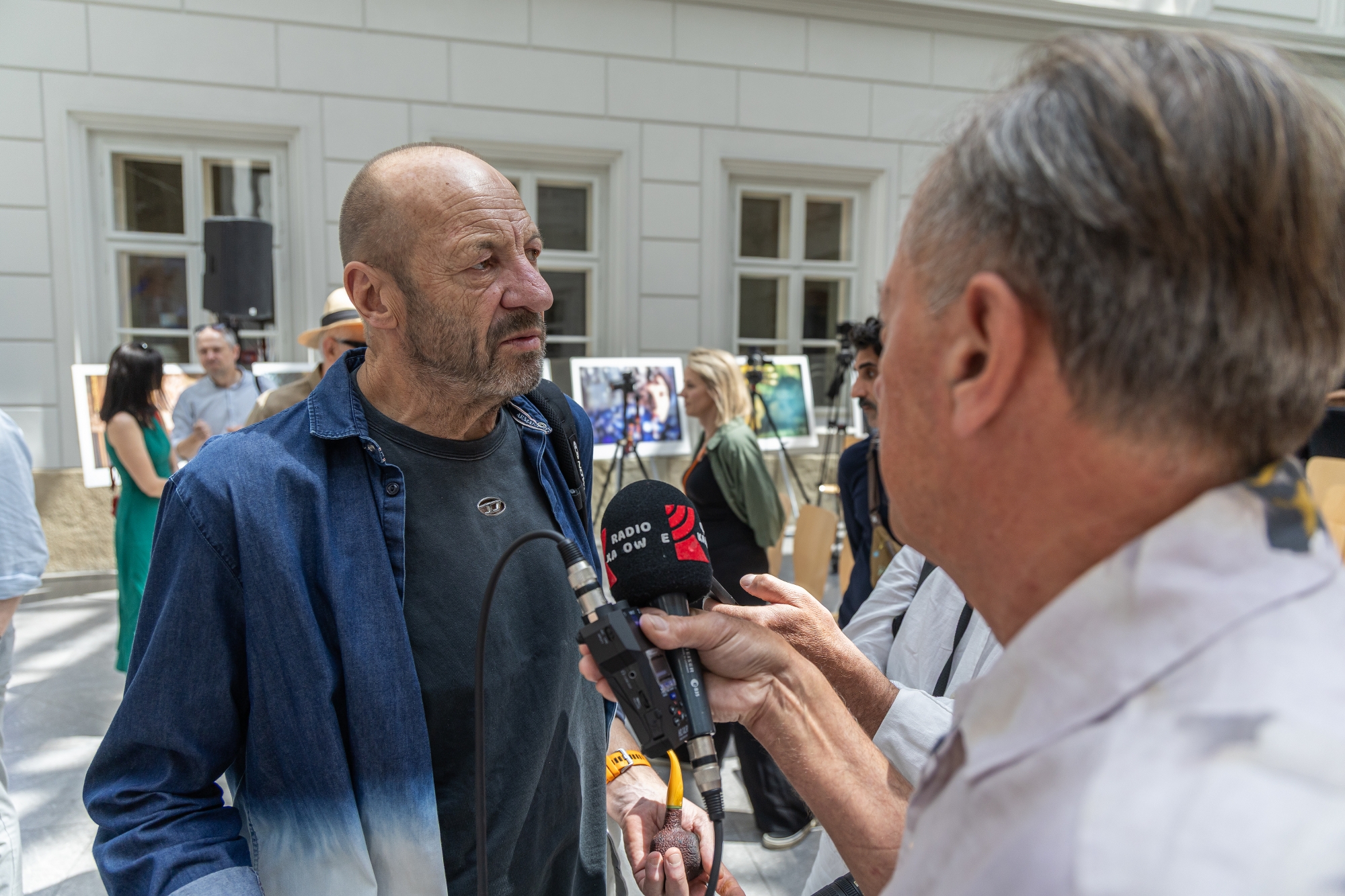 na zdjęciu osoby podczas konferencji