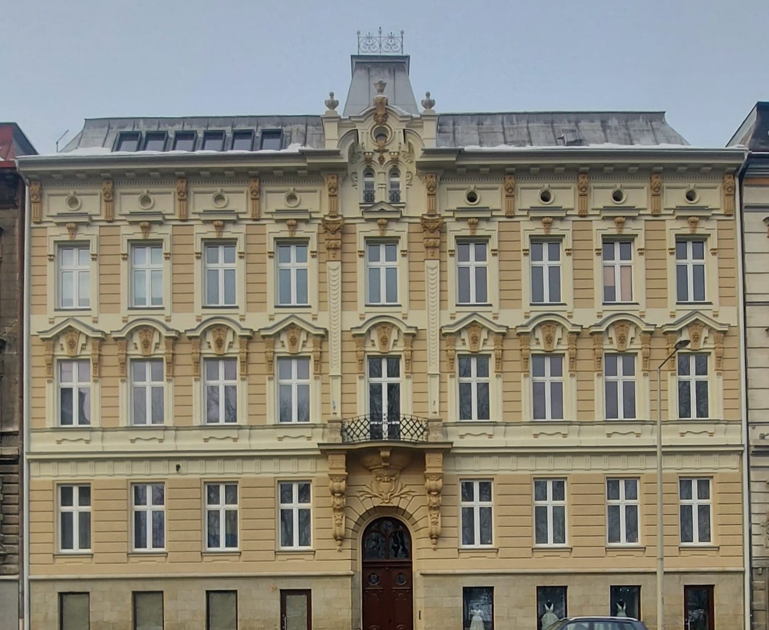 Kamienica przy 3 Maja 23 widok elewacji po remoncie.