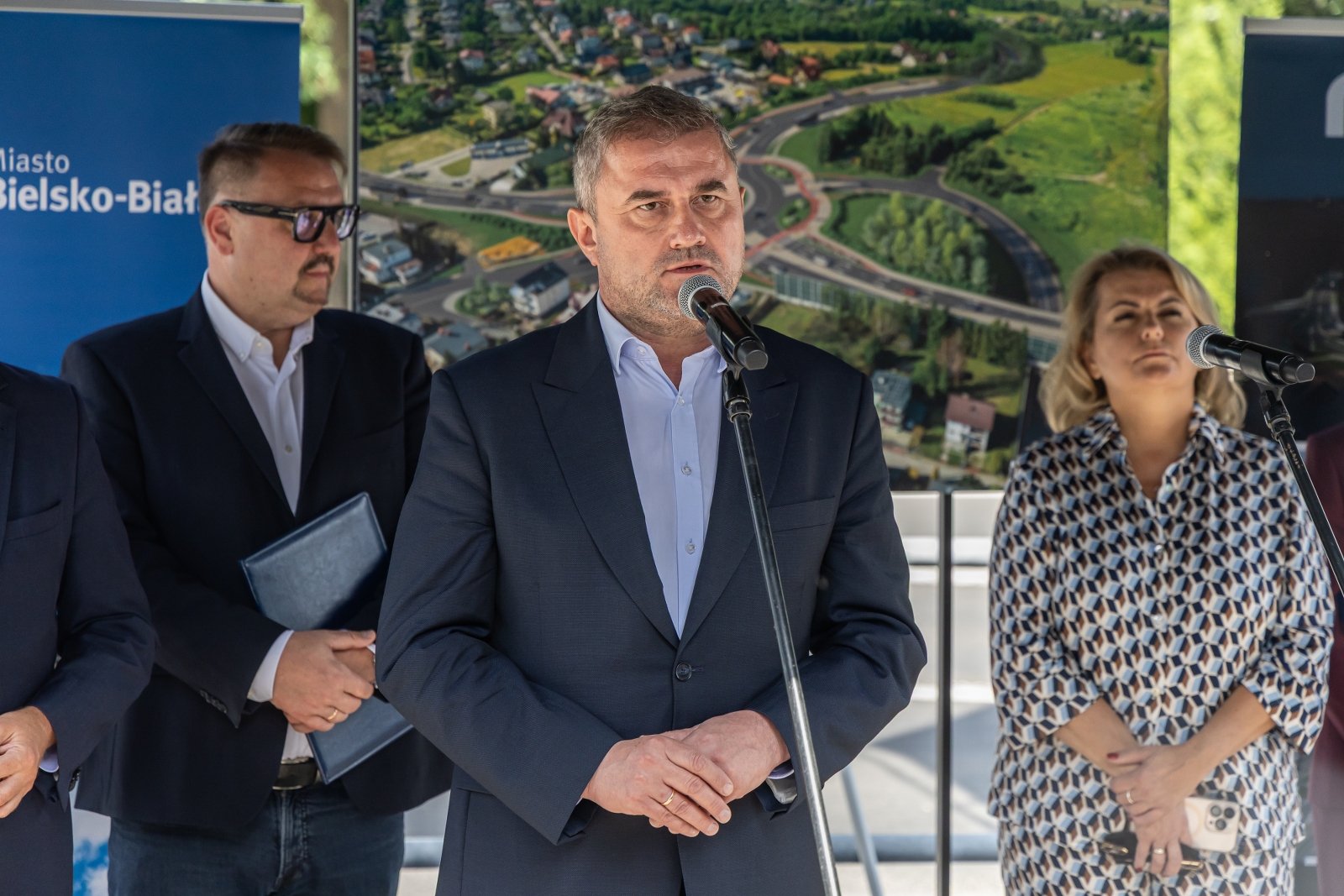 na zdjęciu osoby podczas konferencji