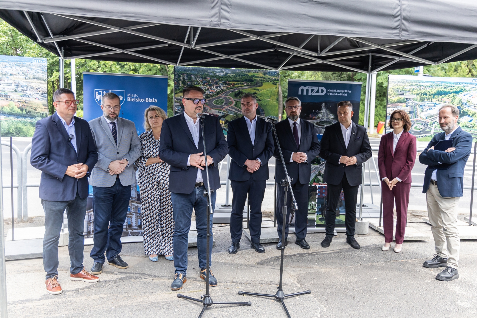 na zdjęciu osoby podczas konferencji