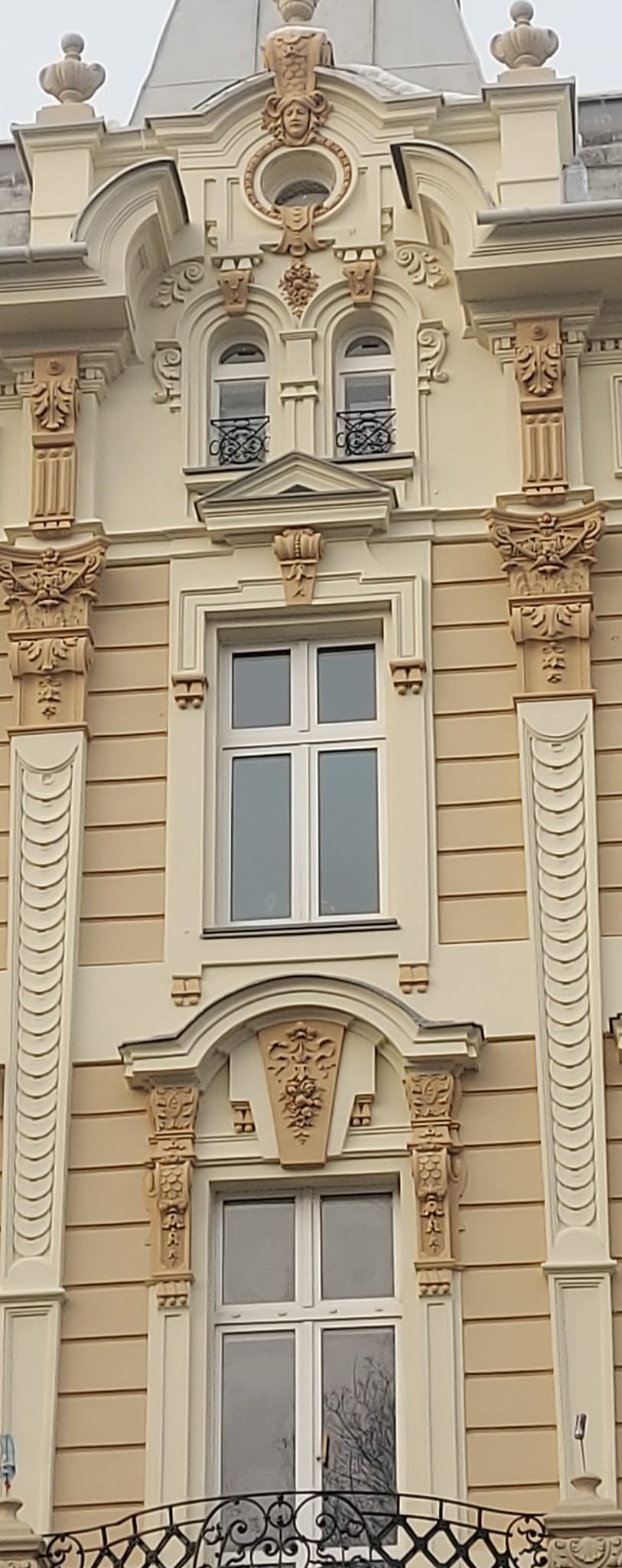 Kamienica przy 3 Maja 23 widok elewacji po remoncie.