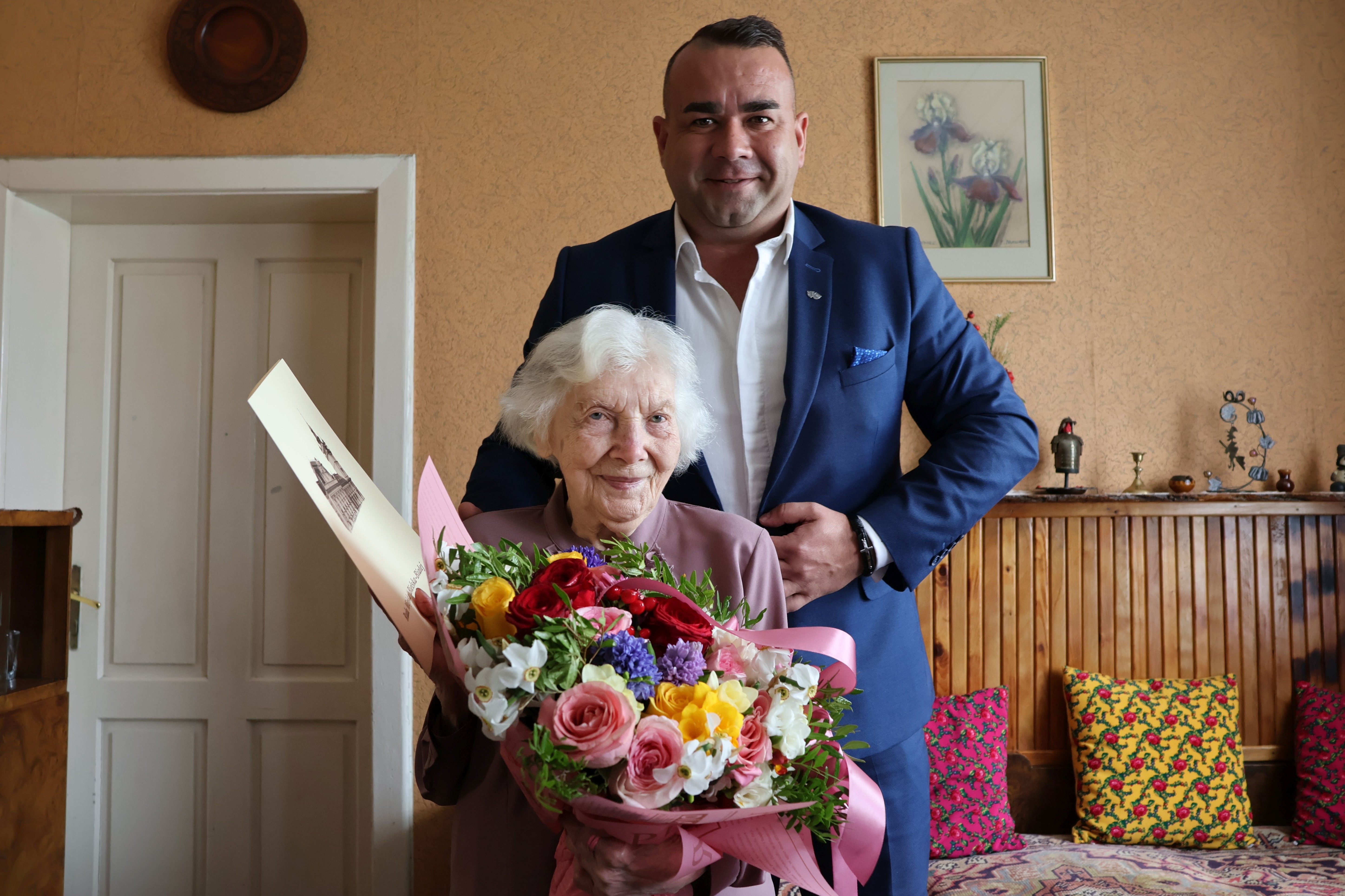 Na zdjęciu jubileusz 100 lecia pani Zofii Ślebarskiej