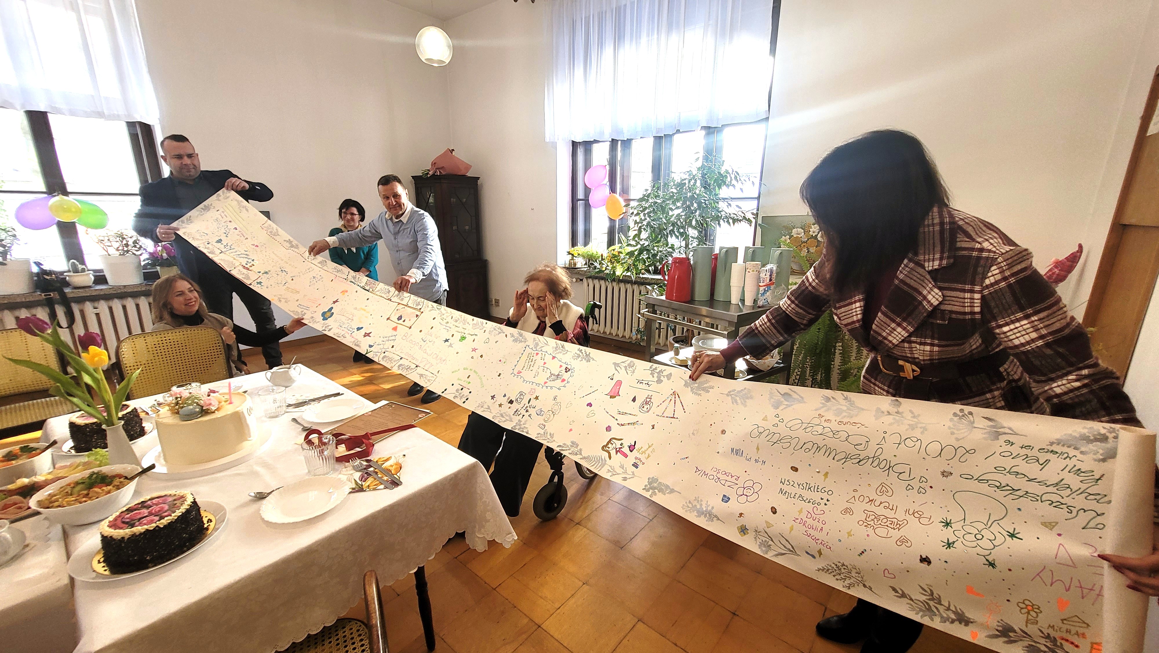 na zdjęciu życzenia od dzieci