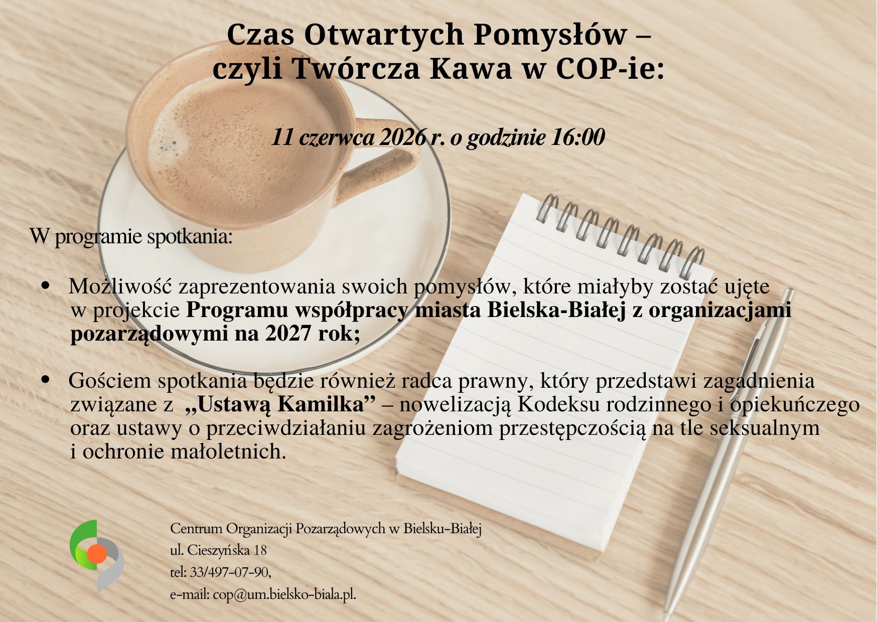 Grafika przedstawia filiżankę z kawą oraz note i długopis. Zaproszenie na spotkanie.s
