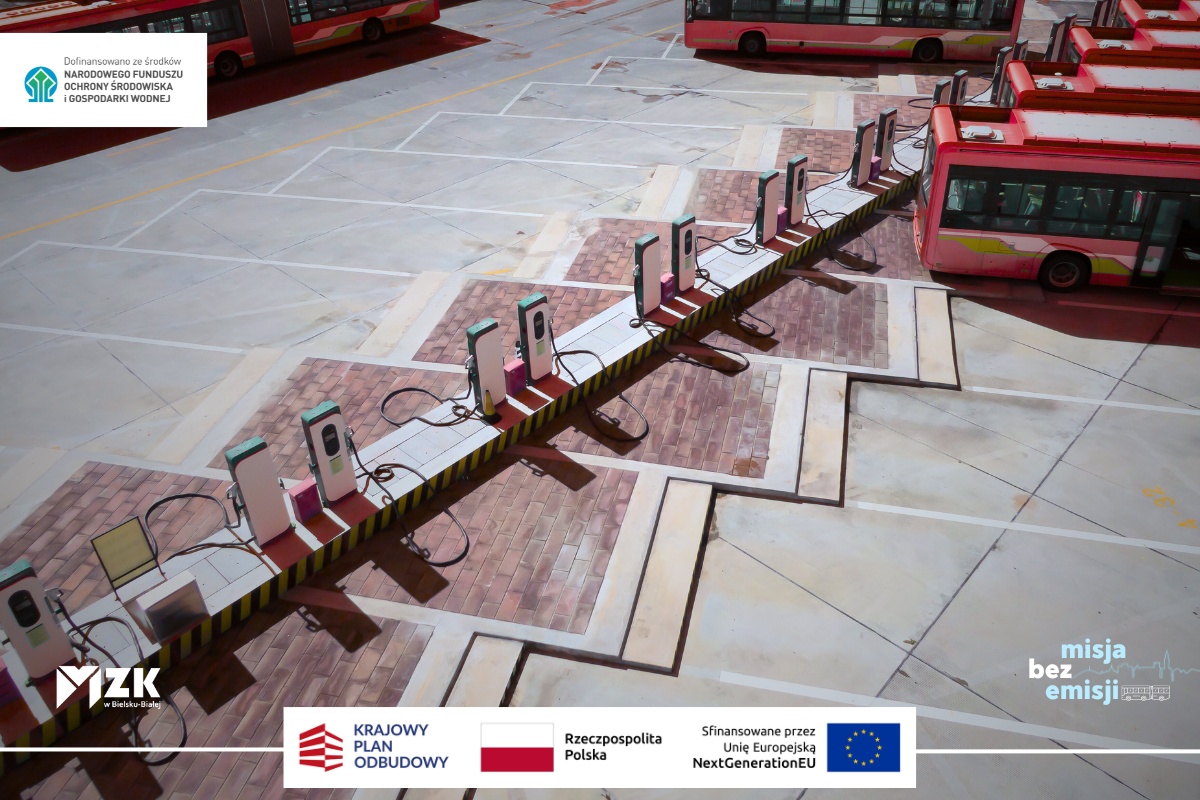 na zdjęciu przykładowe ładowarki autobusów elektrycznych, zdjęcie ilustracyjne