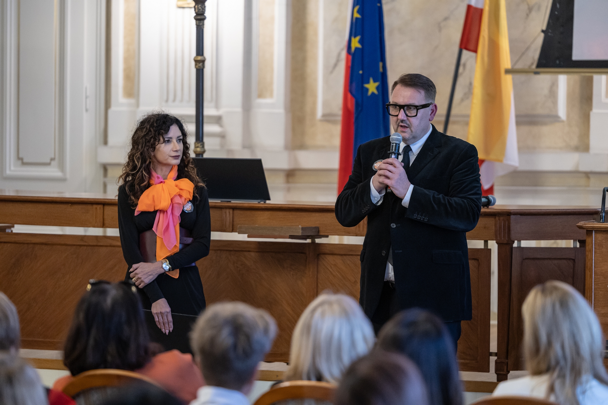 Spotkanie w sali sesyjnej 