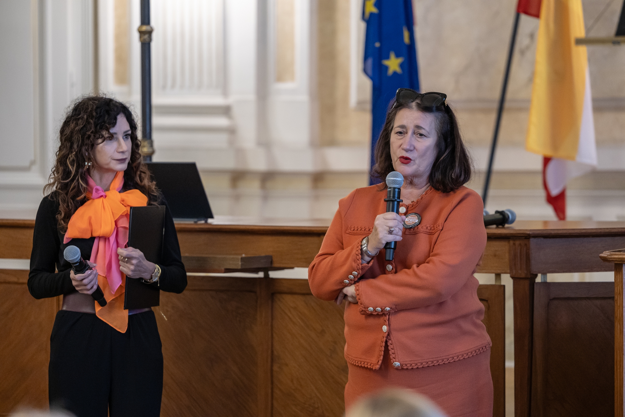 Prezeska Fundacji Strefa Kobiet Agnieszka Nowak i przewodnicząca Rady Miejskiej w Bielsku-Białej Dorota Piegzik-Izydorczyk