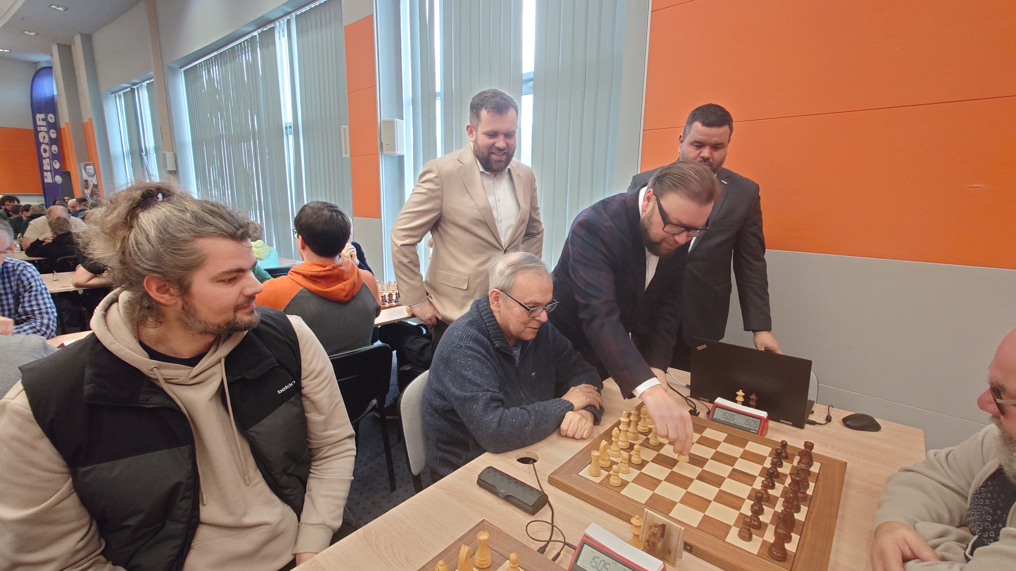 Na zdjęciu uczestnicy turnieju 