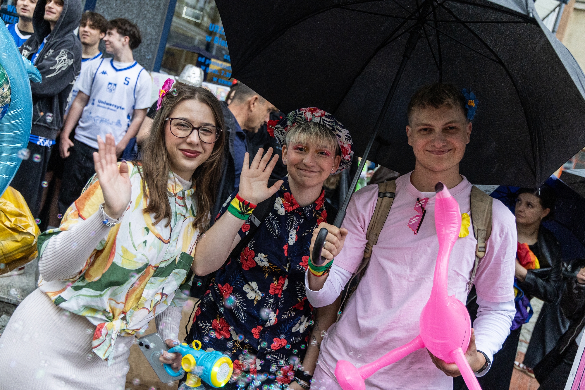 na zdjęciu studenci