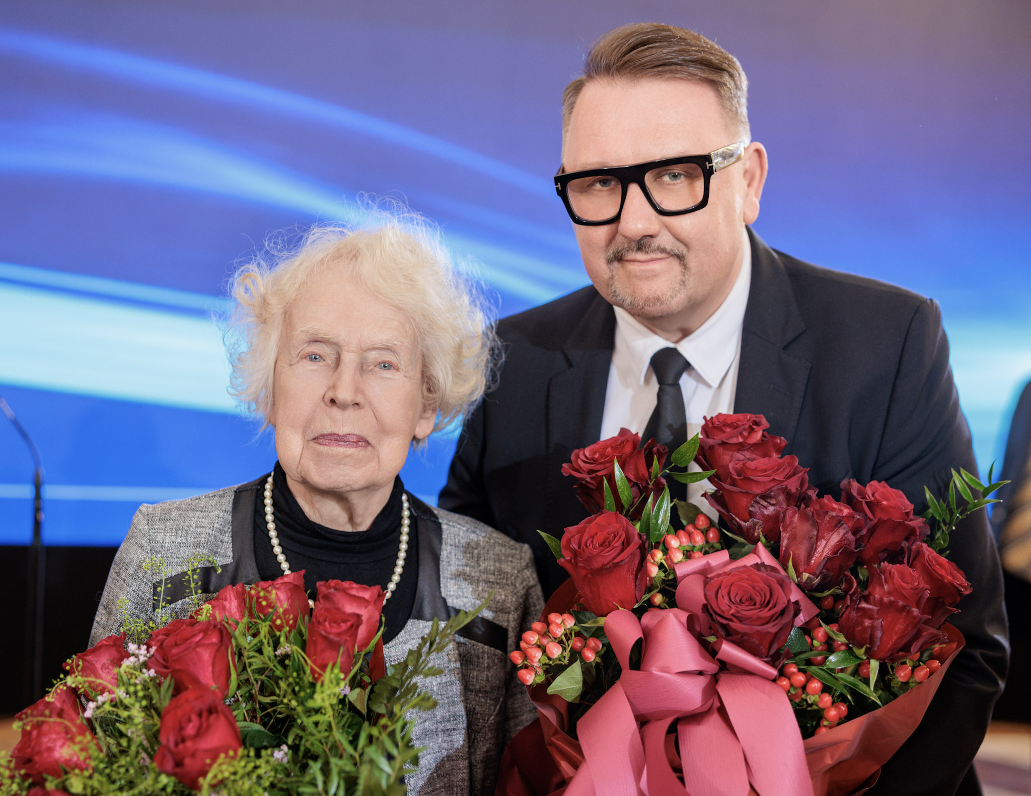 na zdjęciu laureatka i prezydent naszego miasta