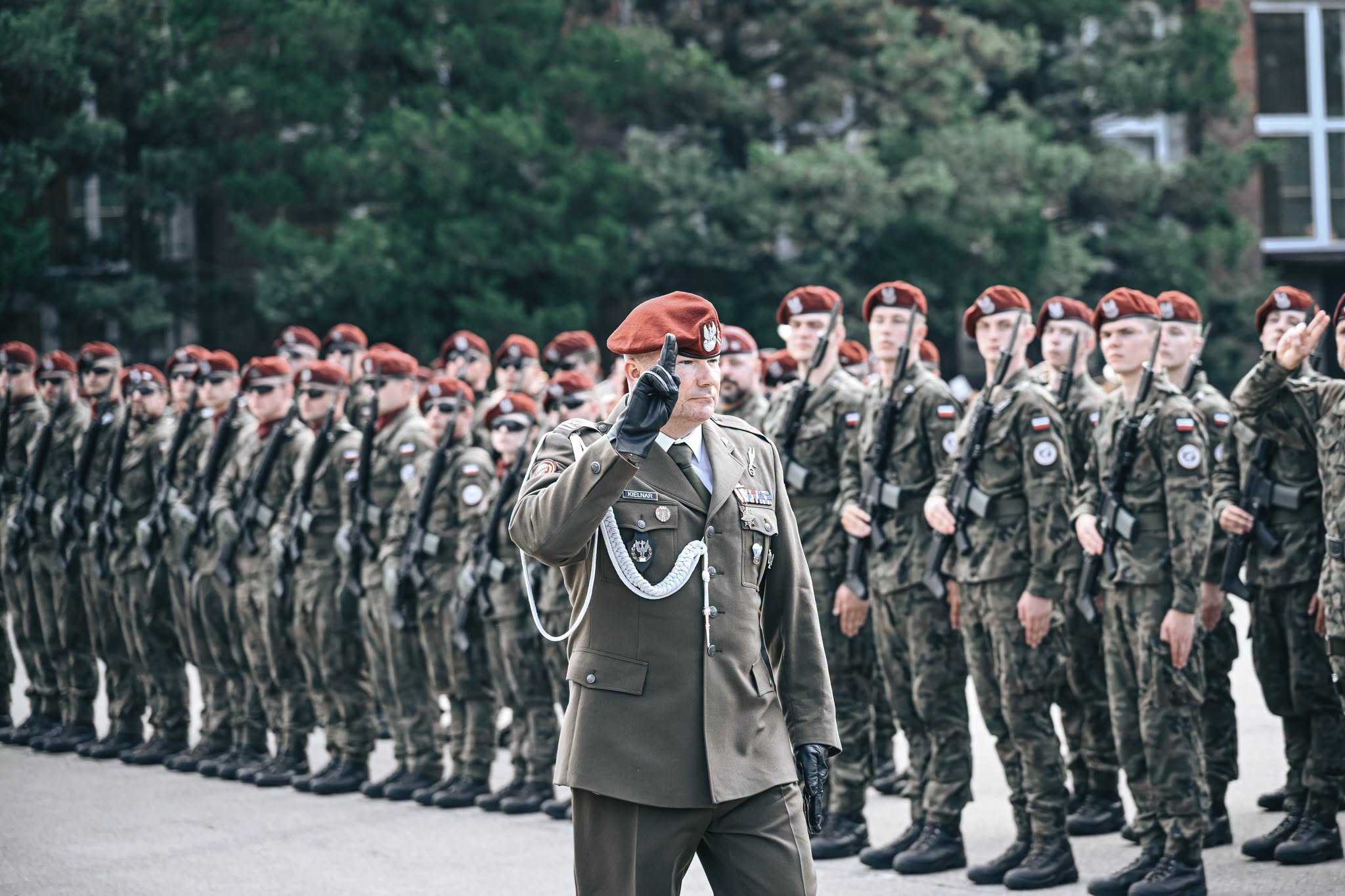 na zdjęciu przegląd wojsk 