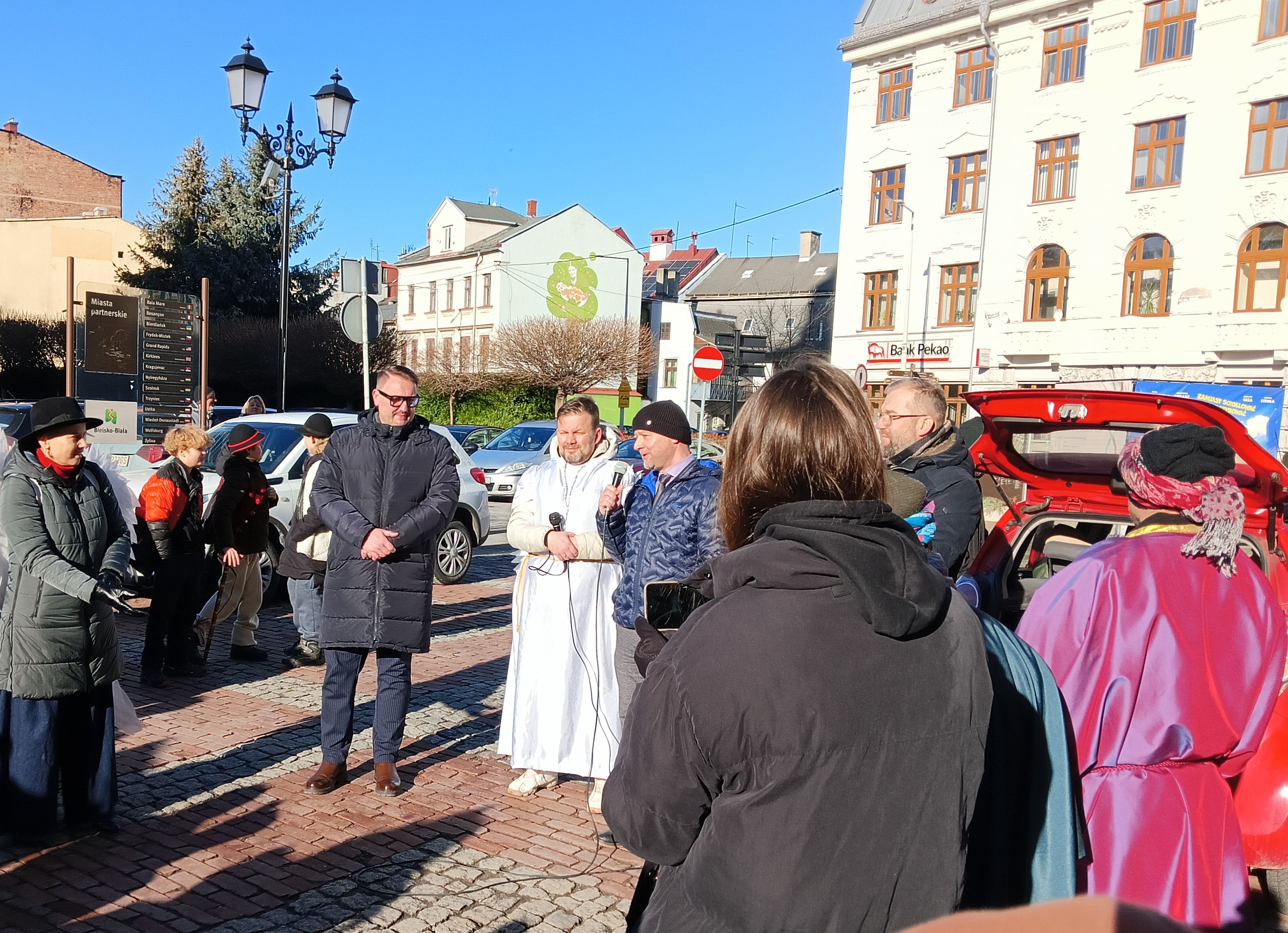 Na zdjęciu pochód kolędników