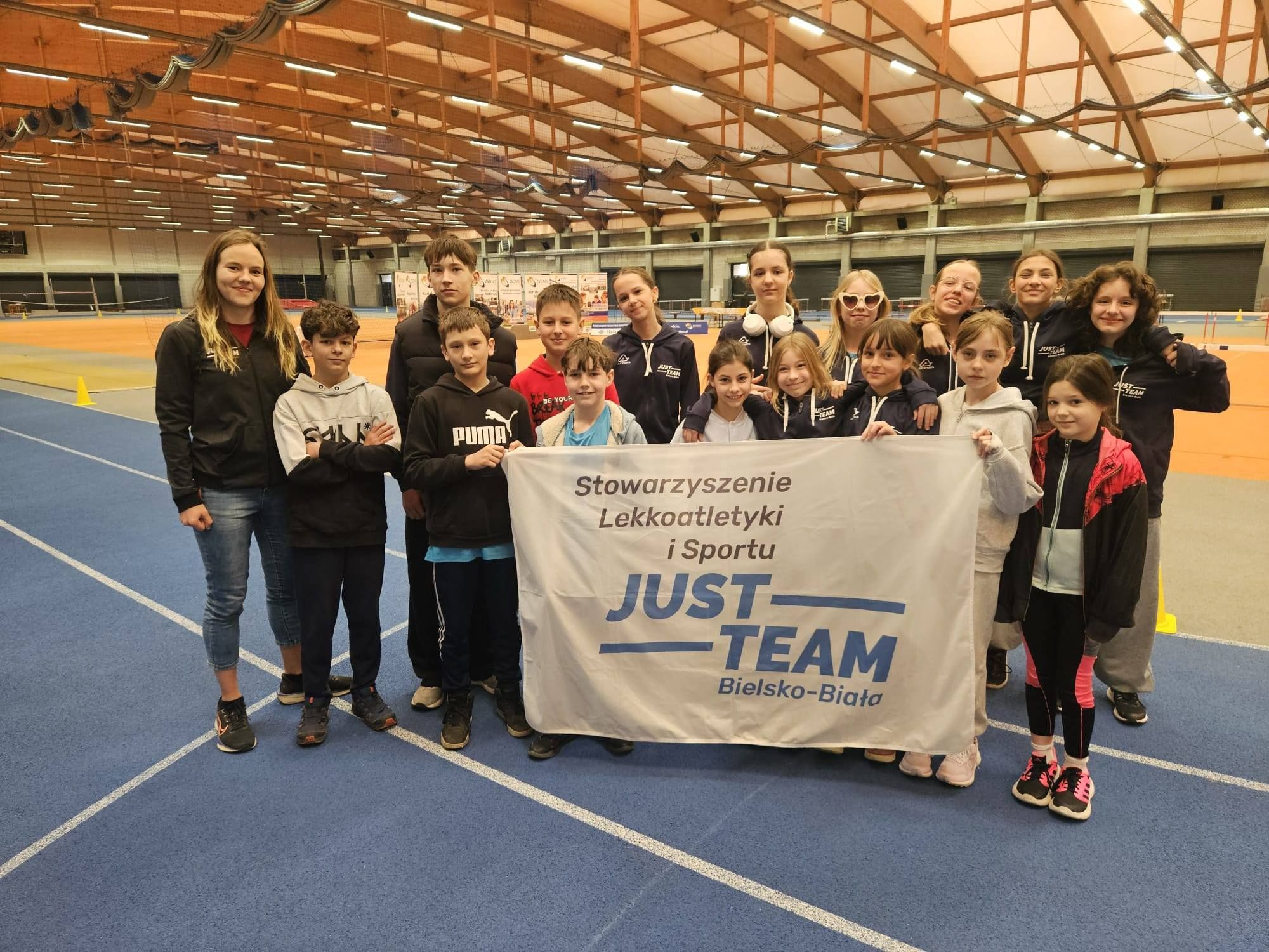 Na zdjęciu Halowe Mistrzostwa Województwa Śląskiego U12 I U14 