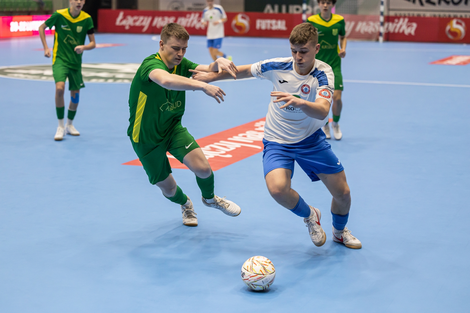 Na zdjęciu zawodnicy grają 