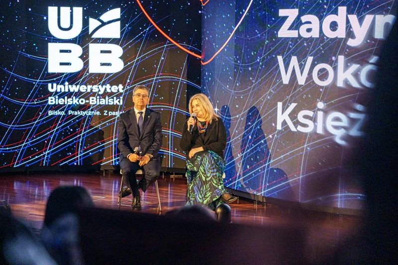 Na zdjęciu sesja Naukowa Zadymka – Wokół Księżyca