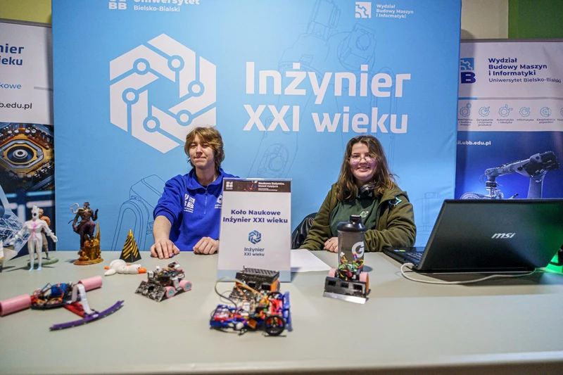 Na zdjęciu sesja Naukowa Zadymka – Wokół Księżyca
