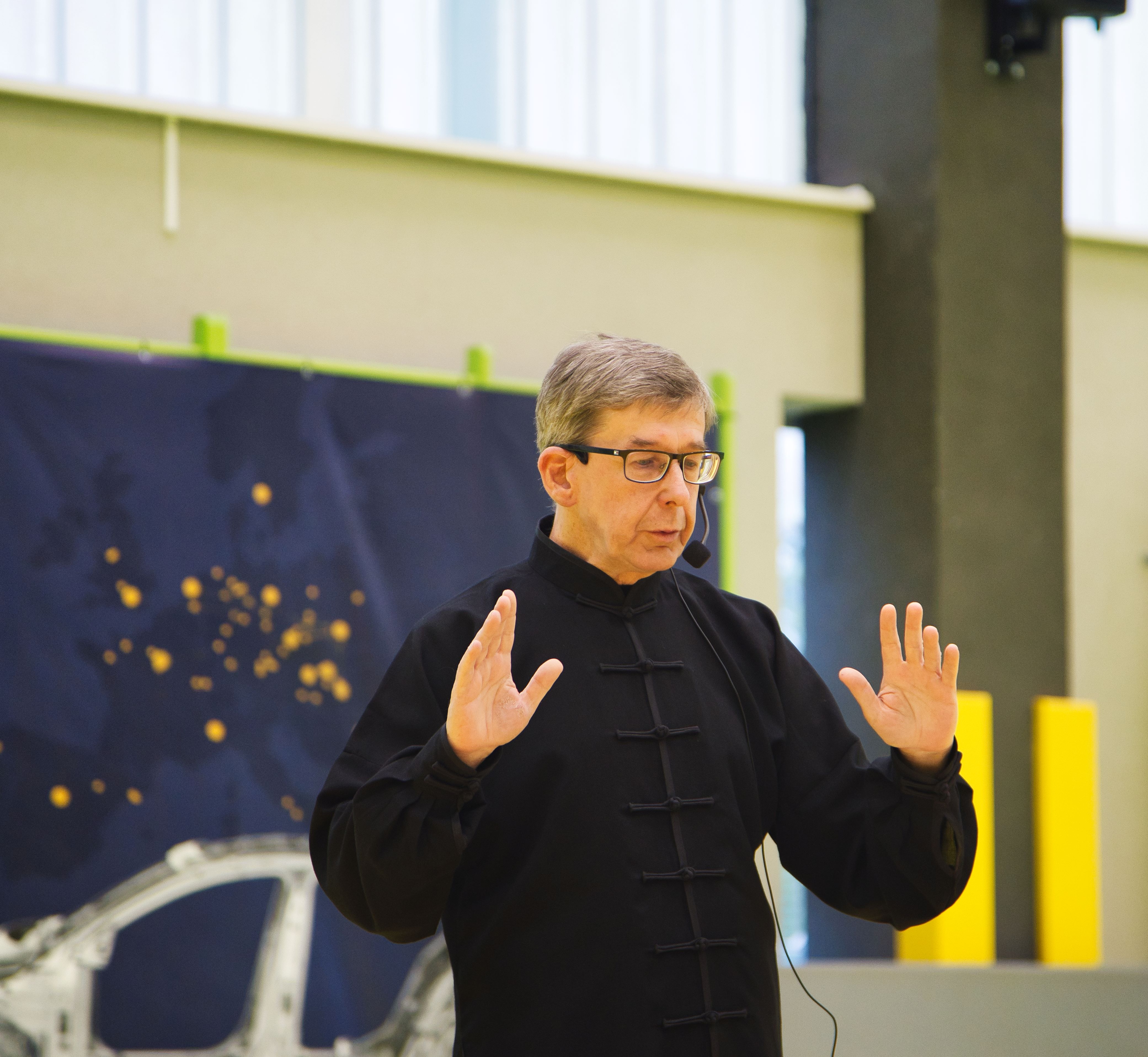 Na zdjęciu ćwiczenia qigong