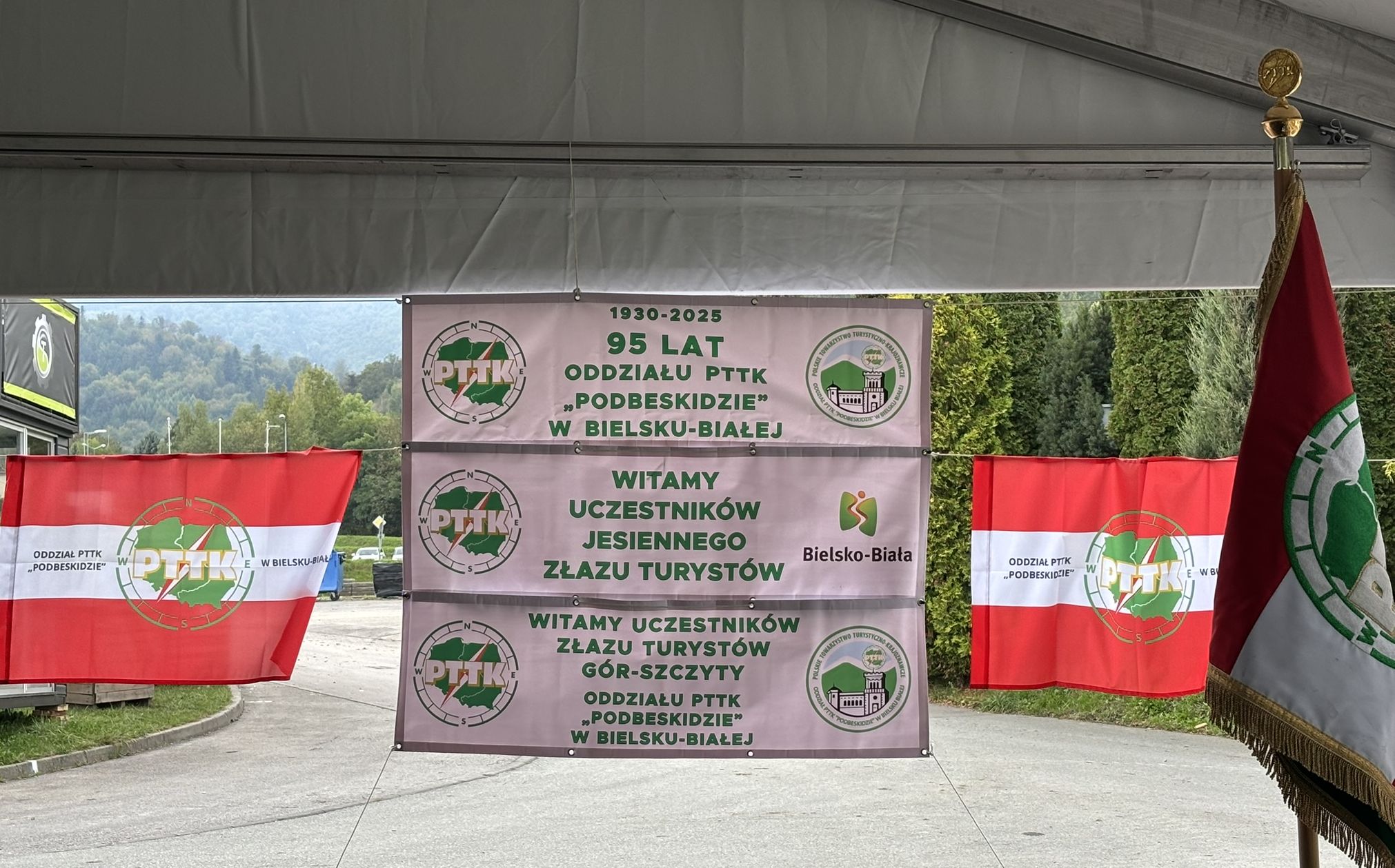 Na zdjęciu plakat