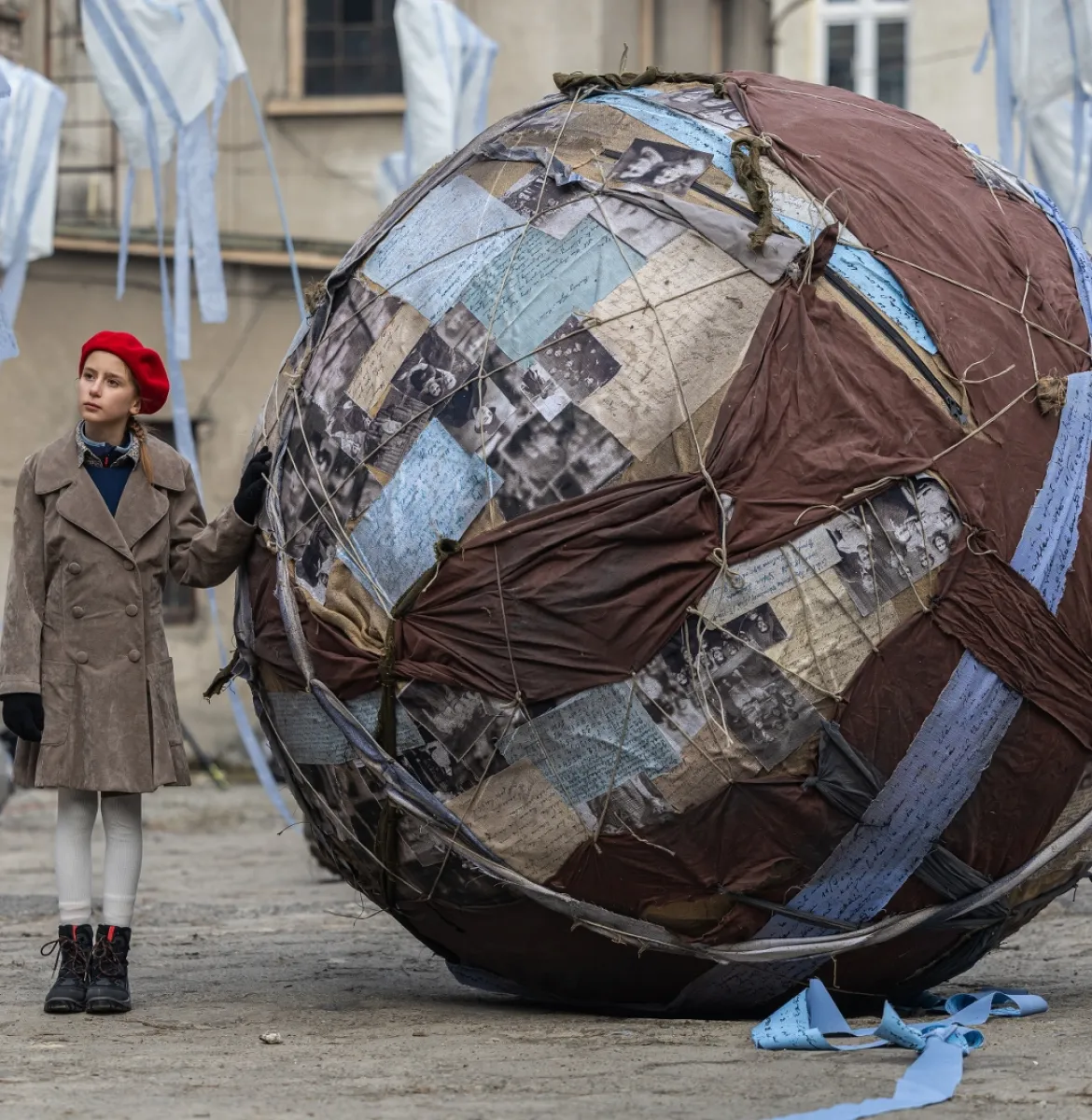 na zdjęciu dziewczynka - aktorka 