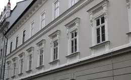 Ratuszowa 2, elewacja od strony ul. Ratuszowej po remoncie. Ratuszowa 2, elewacja od strony ul. Ratuszowej po remoncie.