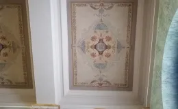 Polichromie na sklepieniach sieni po renowacji. 