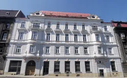 Kamienica przy ul. 3 Maja 29, elewacja frontowa po pracach konserwatorskich.
