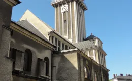 Widok na korpus nawowy katedry przed remontem.