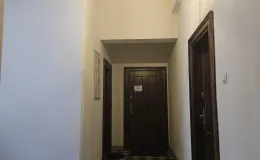 Ratuszowa 2, korytarz komunikacyjny po remoncie. Ratuszowa 2, korytarz komunikacyjny po remoncie.