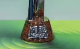 na zdjęciu puchar