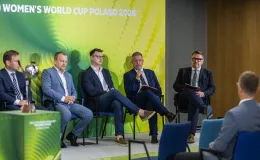 na zdjęciu osoby podczas konferencji