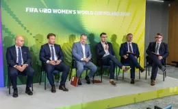 na zdjęciu osoby podczas konferencji