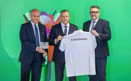 na zdjęciu osoby podczas konferencji