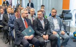 fot. Paweł Sowa/Wydział Prasowy UMBB na zdjęciu osoby podczas targów