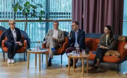 na zdjęciu osoby podczas konferencji 