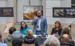osoby podczas konferencji